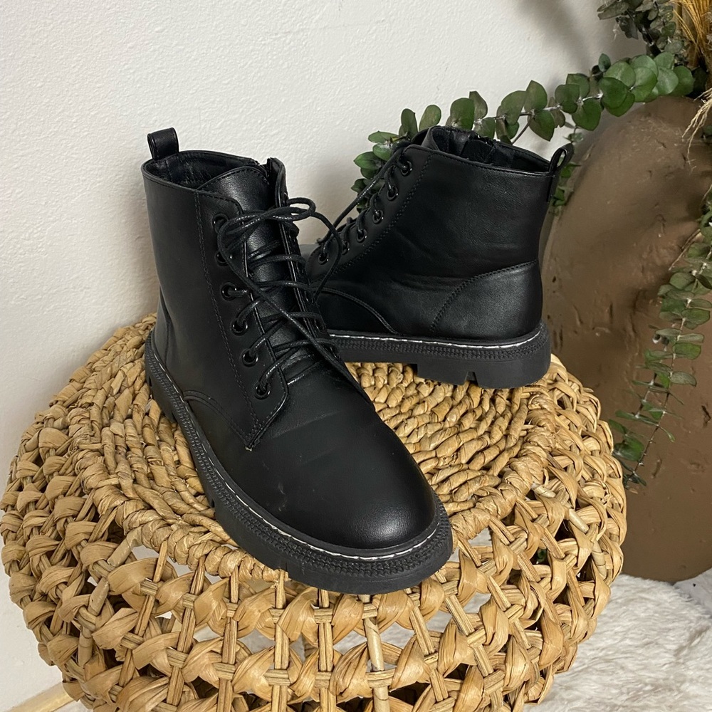 Black Booties 🖤